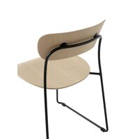 Pavilion AV51 Esszimmerstuhl Schwarz/ Lackierte Eiche