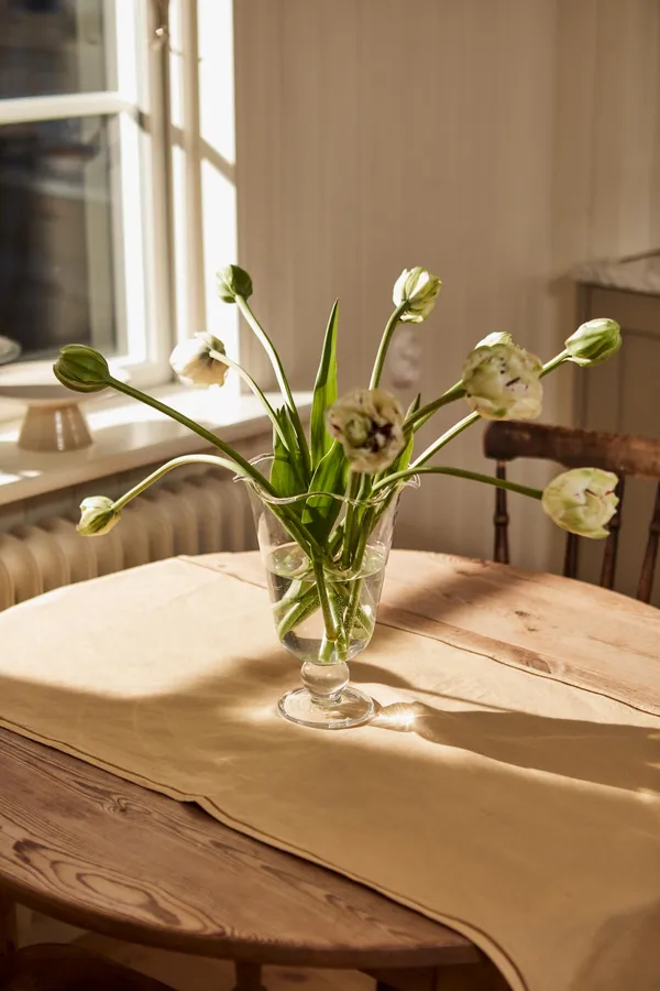 Karla Vase 26 Wavy Clear
