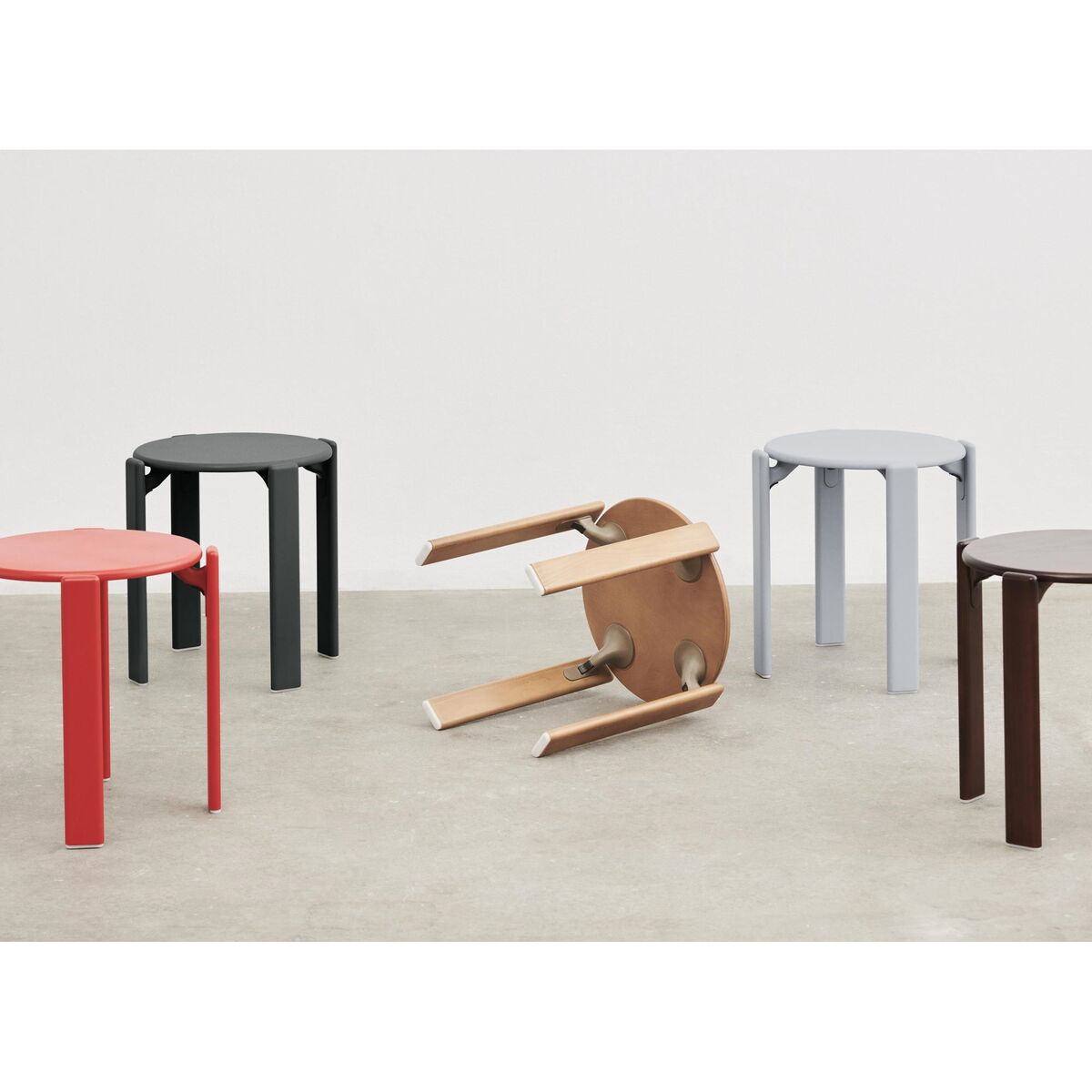 Rey Stool Grape Red