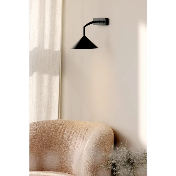 Curve Wall Lamp Black
