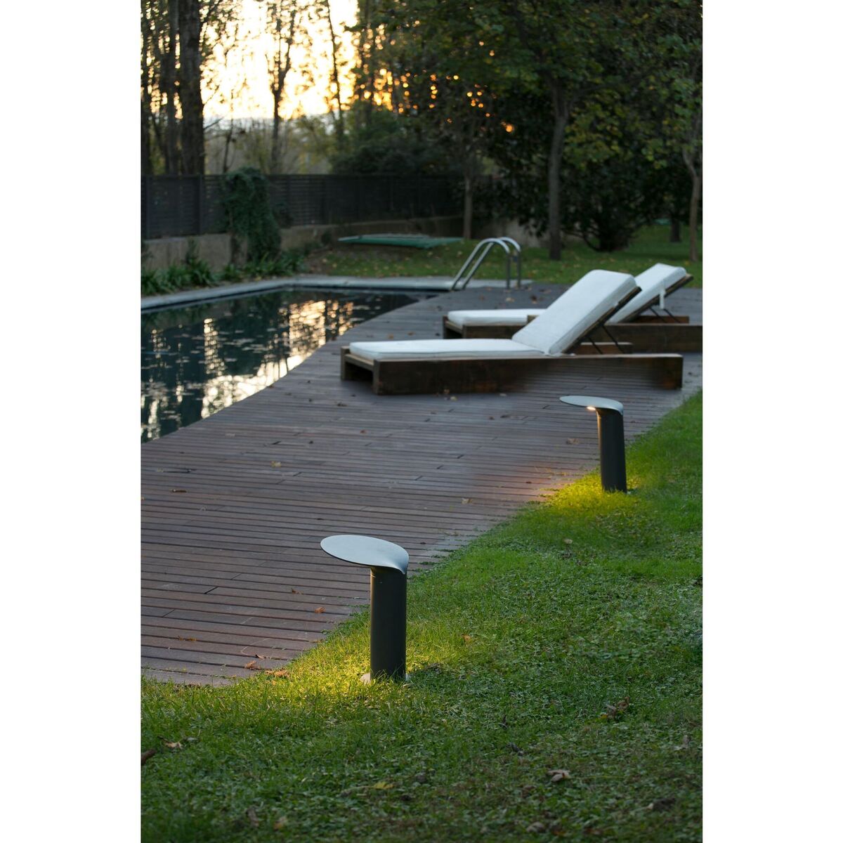 LOTUS 350 Outdoor Lamp Dark Gray