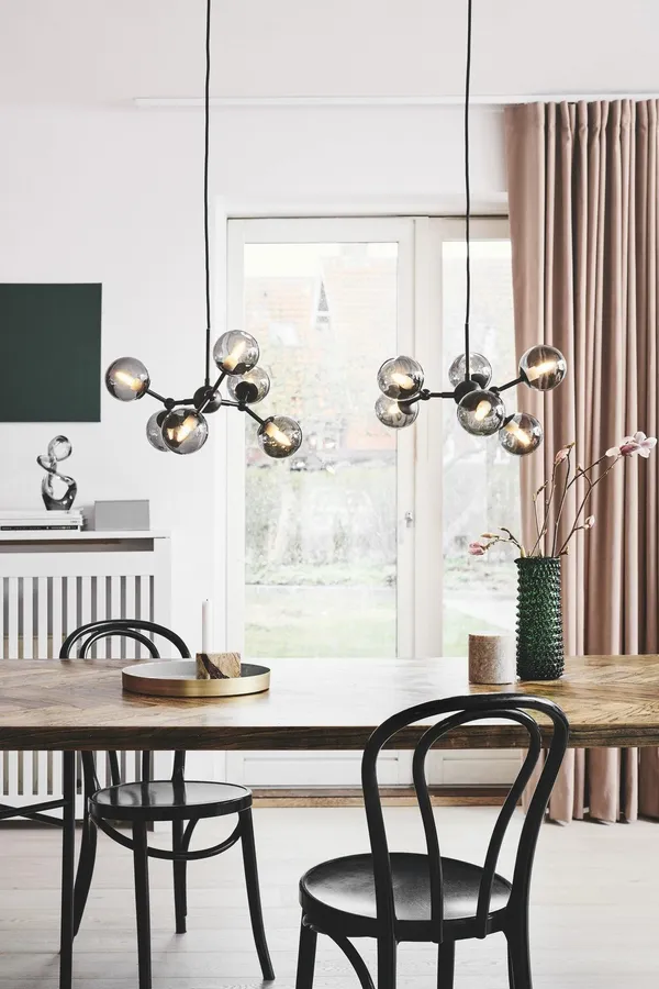 Atom Lysekrone Sort/ Opal