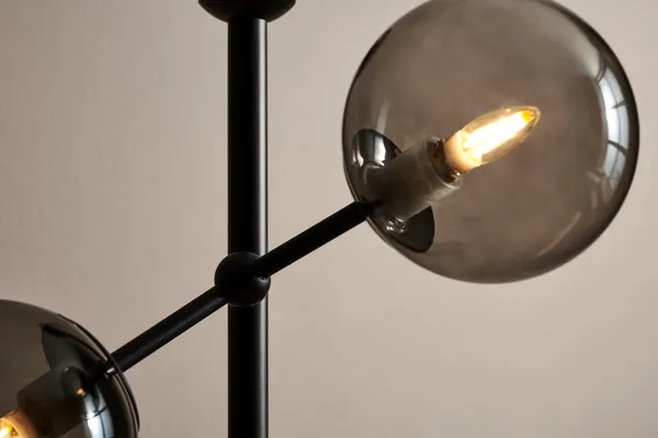 Atom Stehlampe/Schwarz