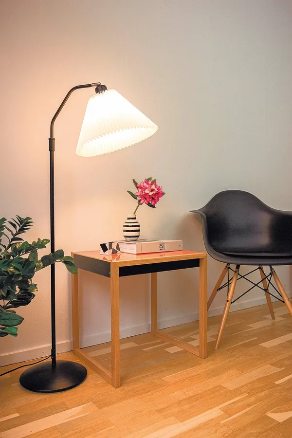 Berlin Stehlampe, Messing