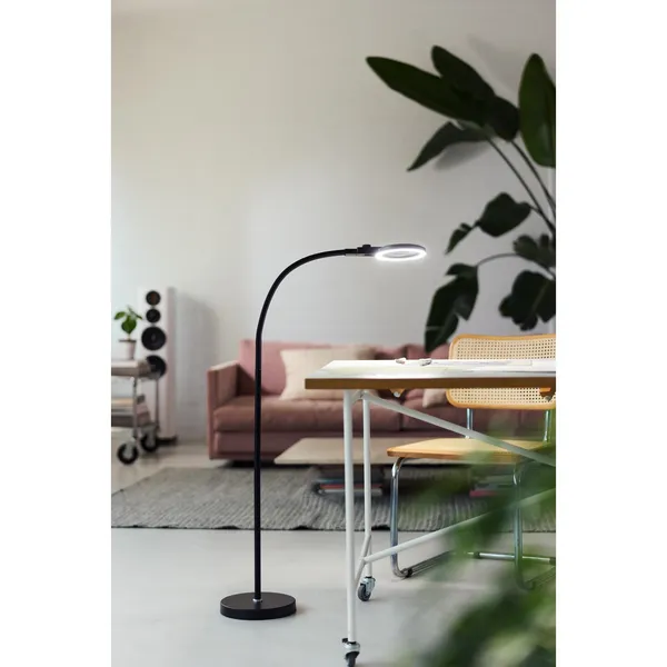 Magni Charge Superflex Stehlampe, Schwarz