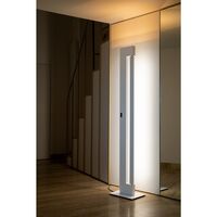 Ara Floor DTW Lámpara de Pie de Pie Moca/Aluminio Pulido