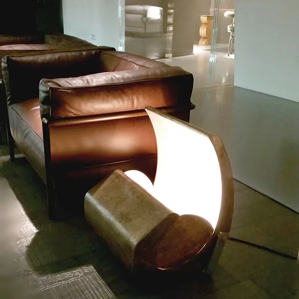 Escargot Stehlampe Messing