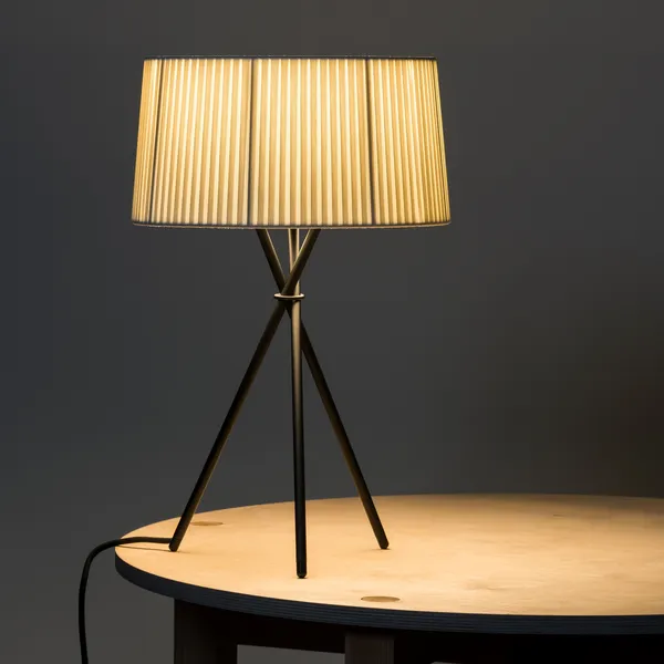 Tripod M3 Natural Table Lamp