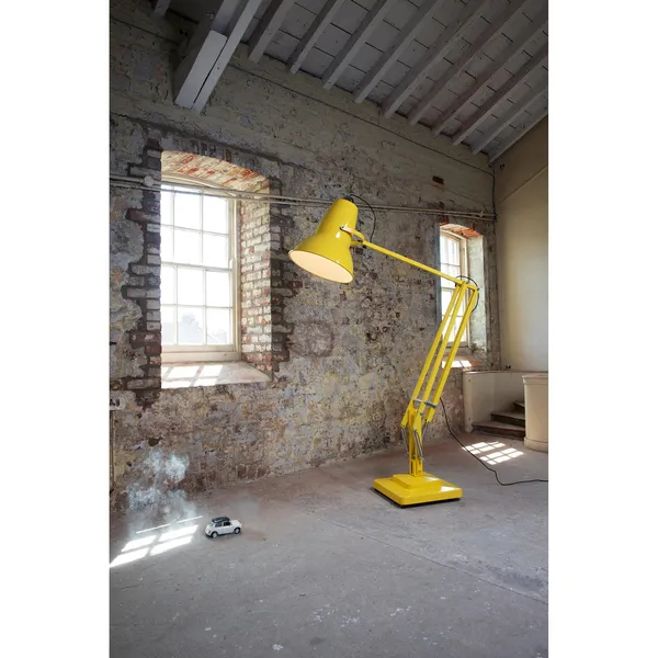Original 1227 Giant Lampada Da Terra Giallo Cedro