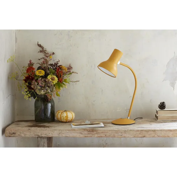 Type 75 Mini Bordlampe Tumeric Gold