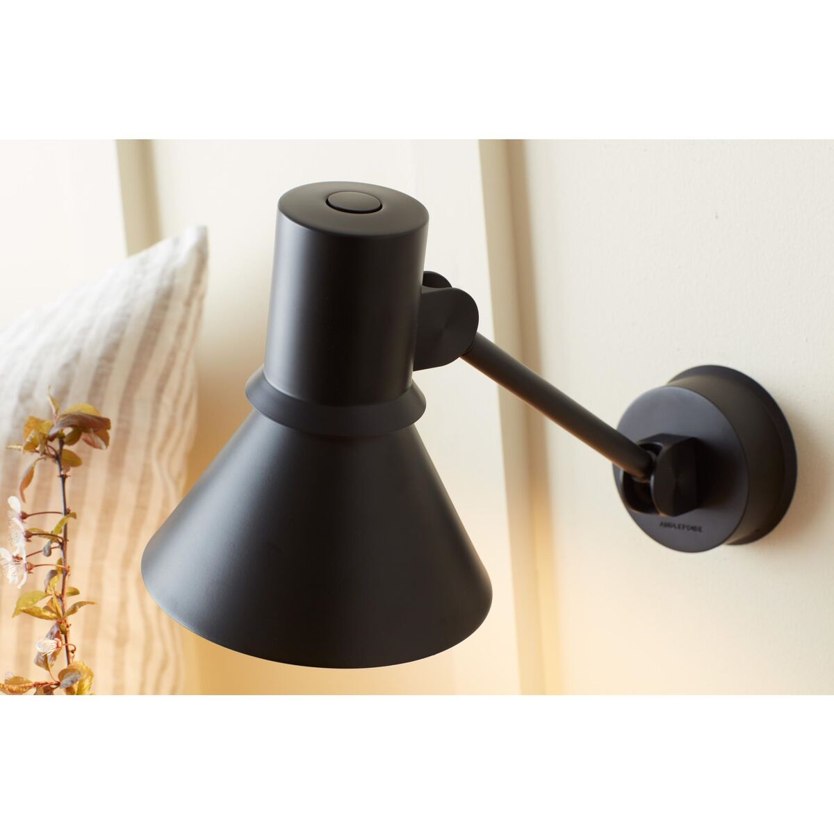 Type 80 W2 Wall Lamp Matt Black