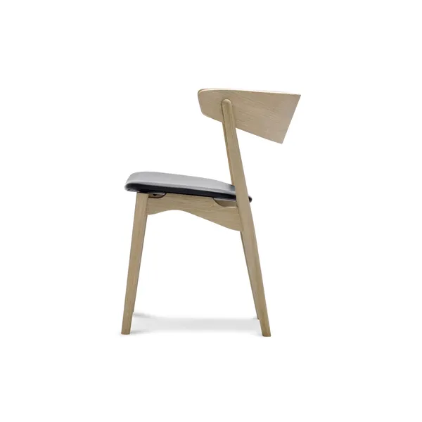 No 7 Dining Chair White Pigmented Oak Wood and Black Leather