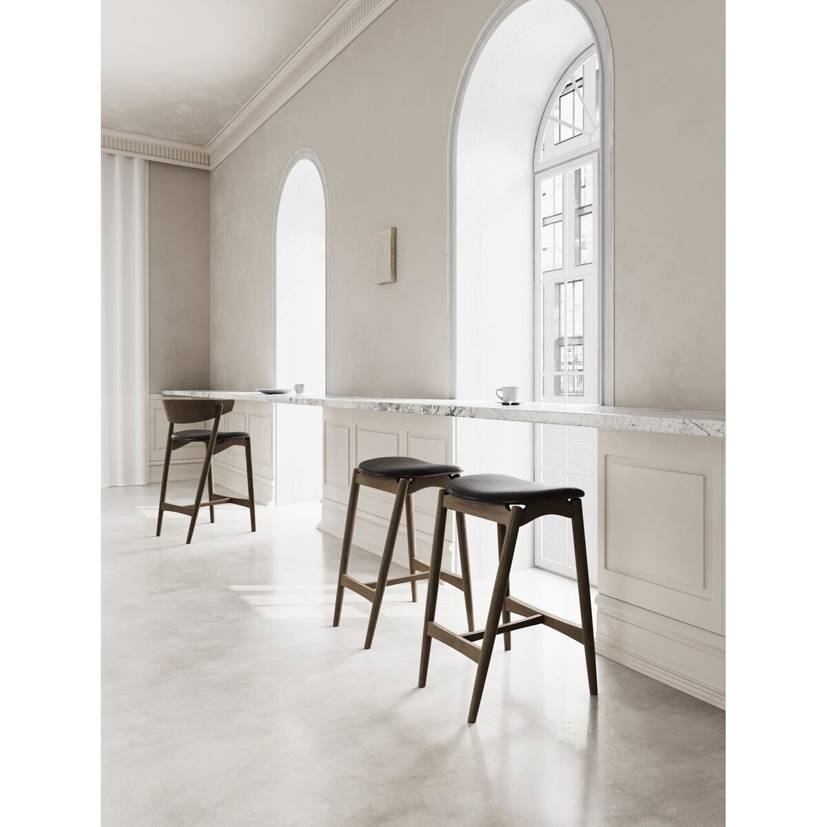 No 7 Bar Stool 65 Without Back Oiled Oak/Solid Black