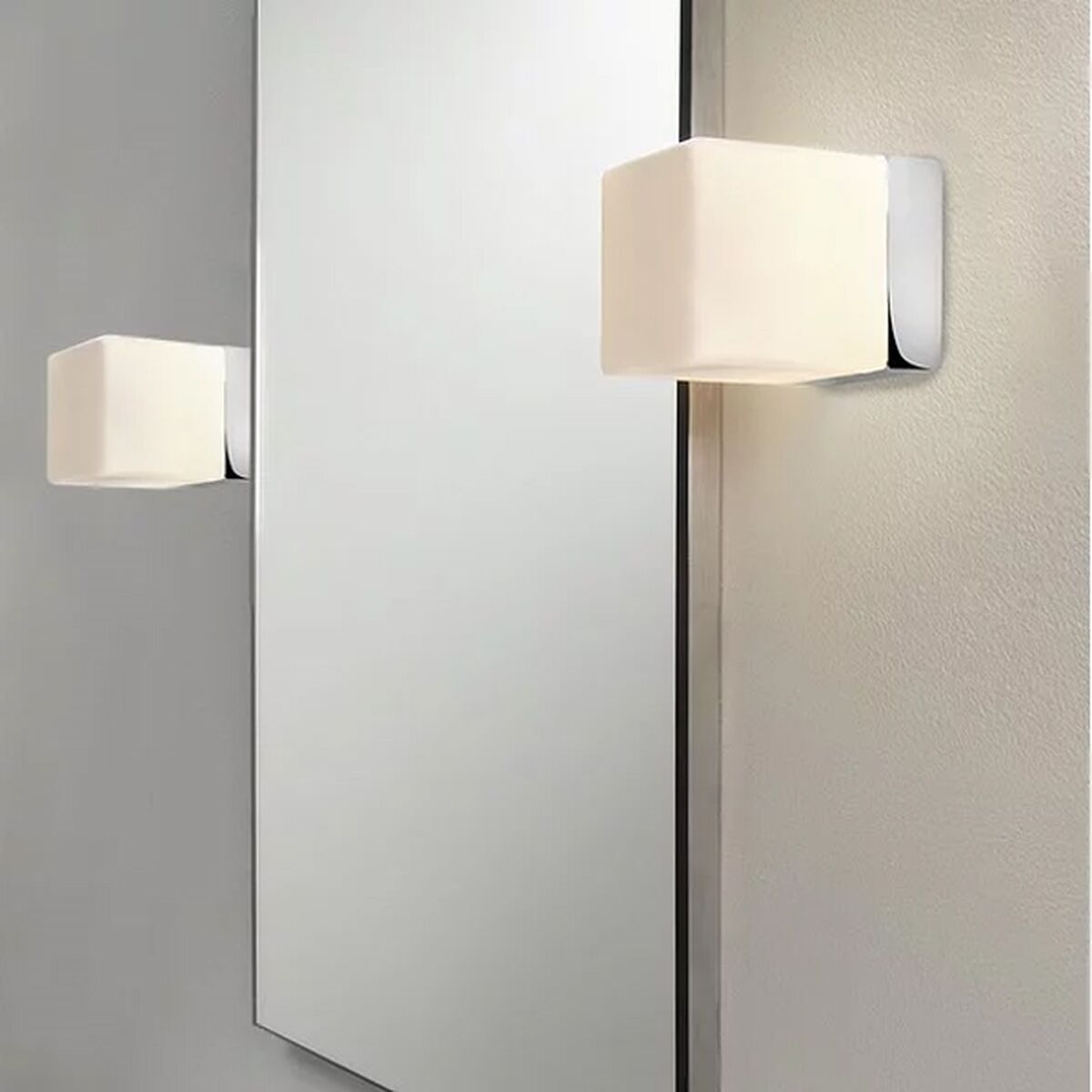 Lampe de Salle de Bain Cube Chrome