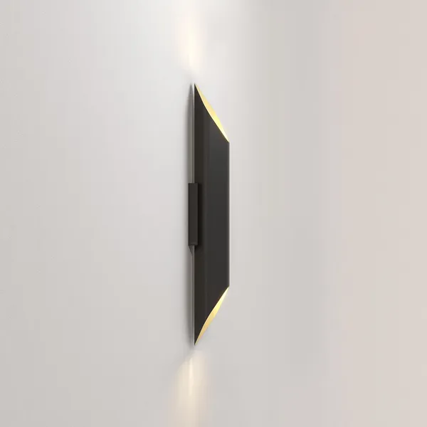 Ako 600 Phase Væglampe Mat Sort/Guld