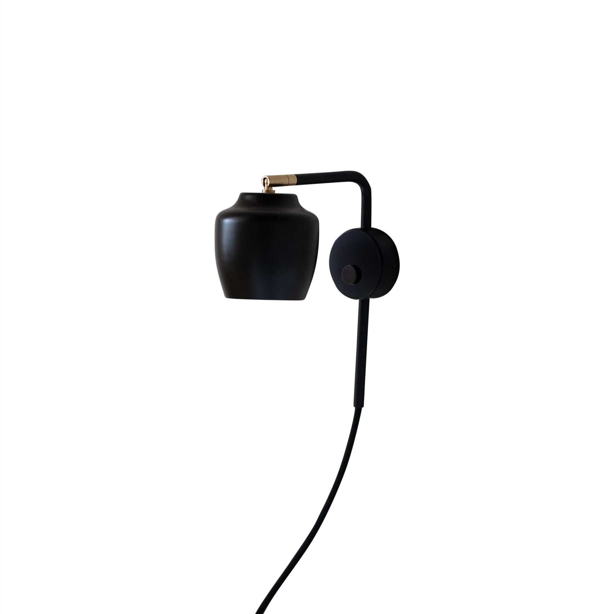 Nola V&auml;gglampa Svart
