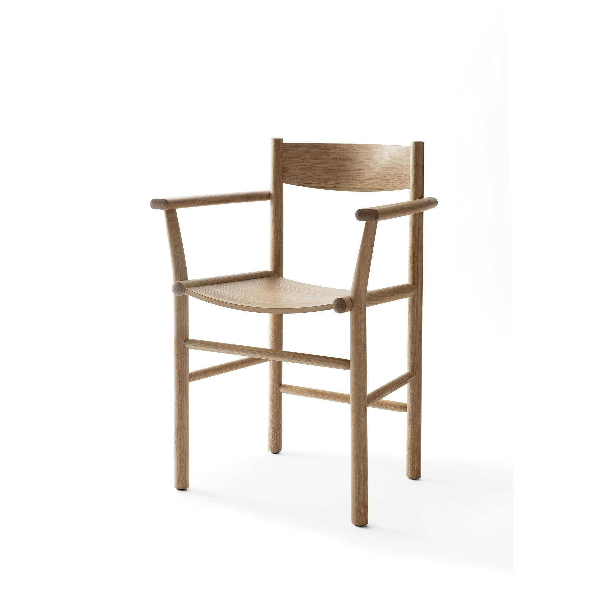 Linea Collection Akademia Spisebordsstol med Armln Lys Lakeret Egetr