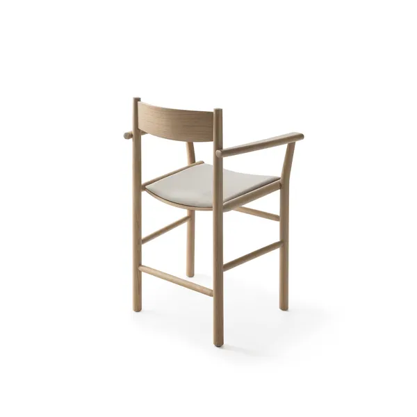 Linea Collection Akademia Dining Chair w. Armrests Light Lacquered Oak/Steelcut Trio 213