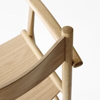 Linea Collection Akademia Dining Chair w. Armrests Lacquered Oak