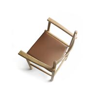 Linea Collection Akademia Dining Chair w. Armrests Lacquered Oak/Elmosoft 33004 Leather