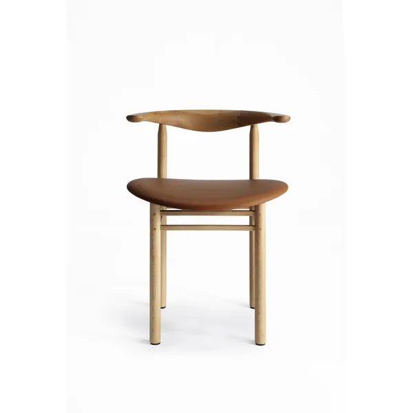 Linea Collection RMT3 Spisestol Askbeiset i eikefarge/Elmosoft 33004 Skinn