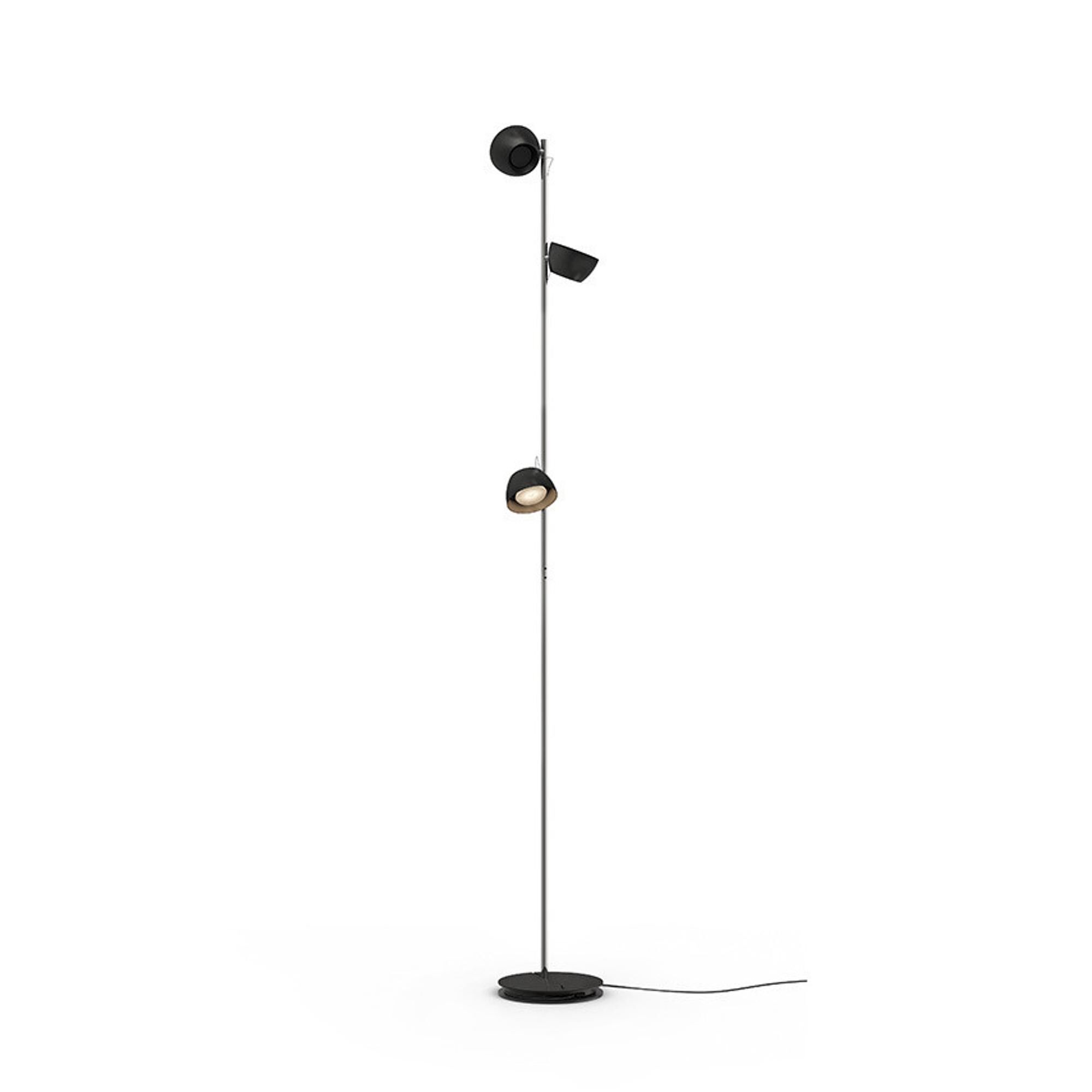 Irio S Golvlampa Svart