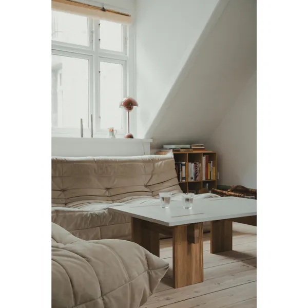 Arnold Couchtisch Dark Concrete – Limitierte Auflage