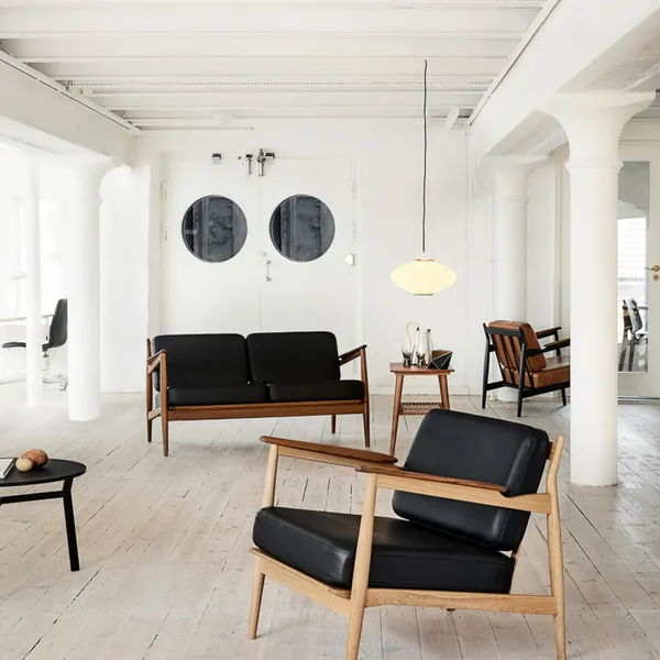 107 Armchair Oiled Oak/Oiled Teak/Black Savannah 30314