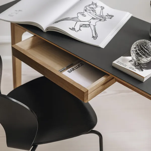 Freya Desk Solid Oak Lacquered/Black Linoleum 4023 Forbo