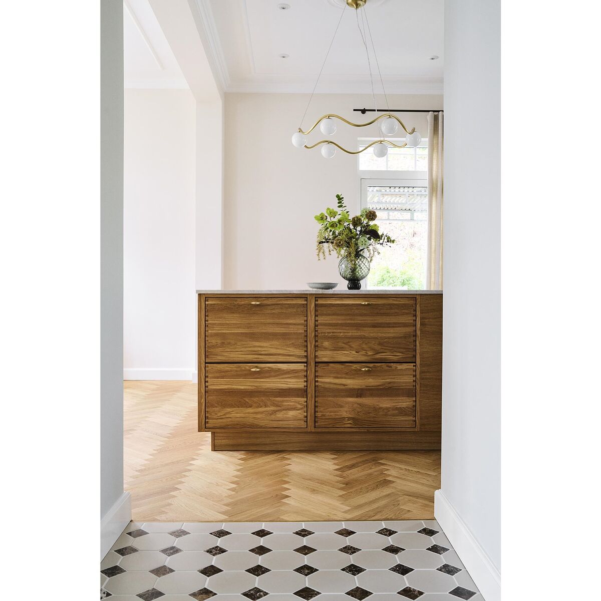Decor Elämänpiiri-riippuvalaisin Ø91 kirkas johto Ø11 palloa