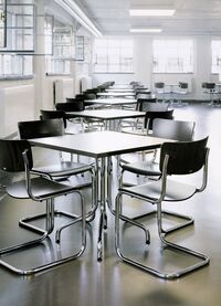 Sedia da Pranzo Cantilever S 43 Cromo/faggio Nero
