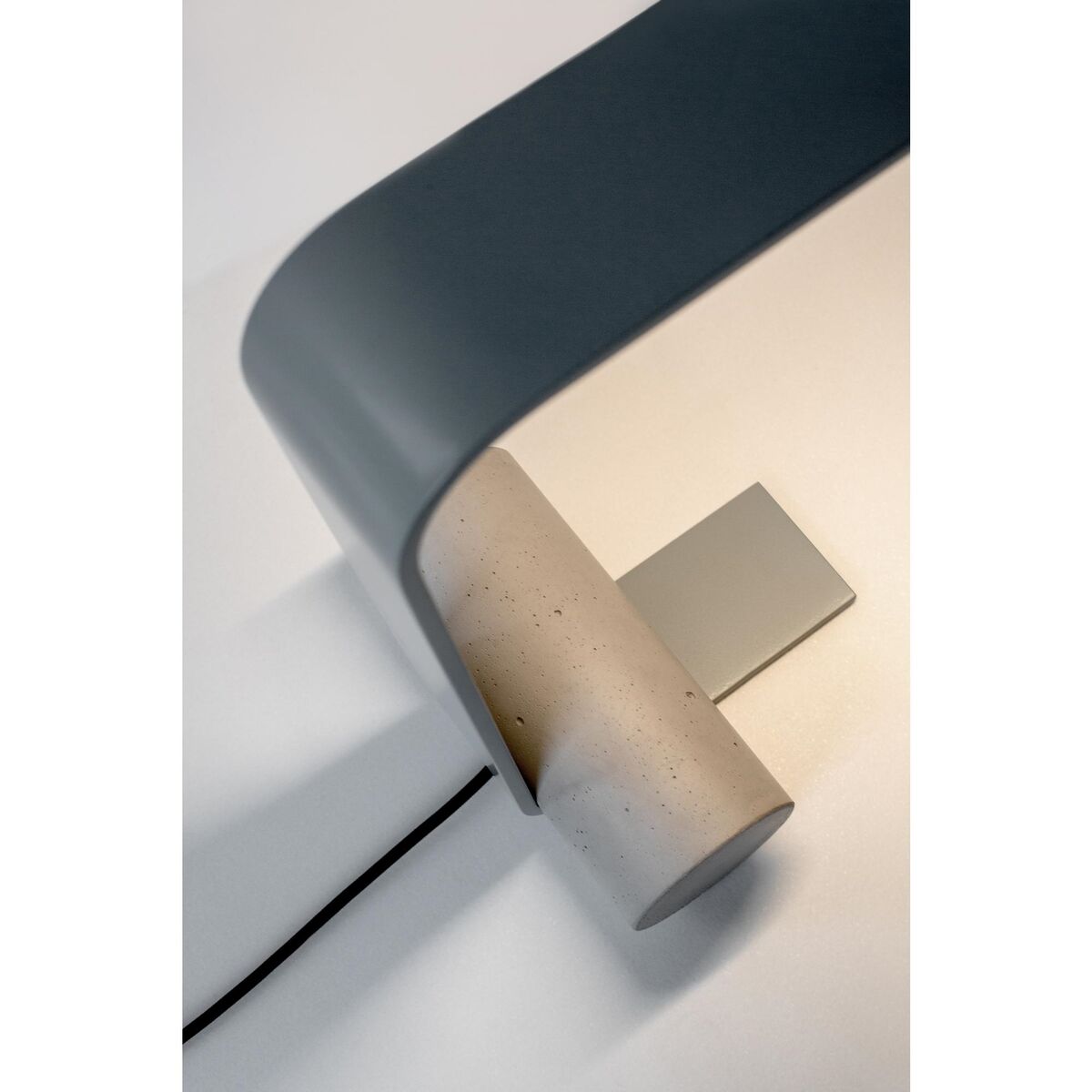 Nastro 563.31 Table Lamp Beige/ Ash Wood