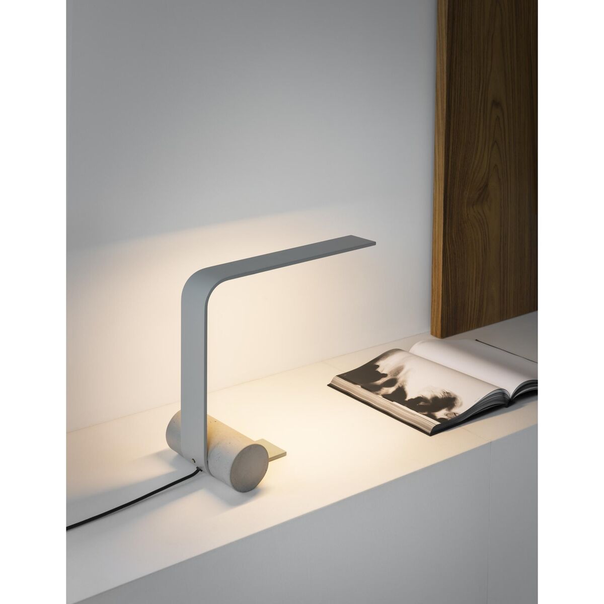 Nastro 563.31 Table Lamp Beige/ Ash Wood