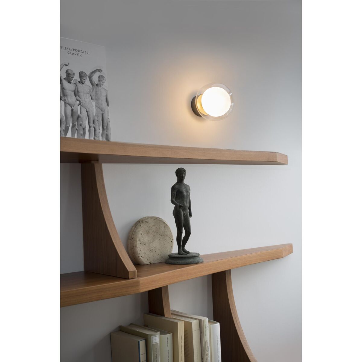 Nabila 552.41 Wand-/ Plafondlamp Mat Zwart/ Geborsteld Messing met Helder Glas