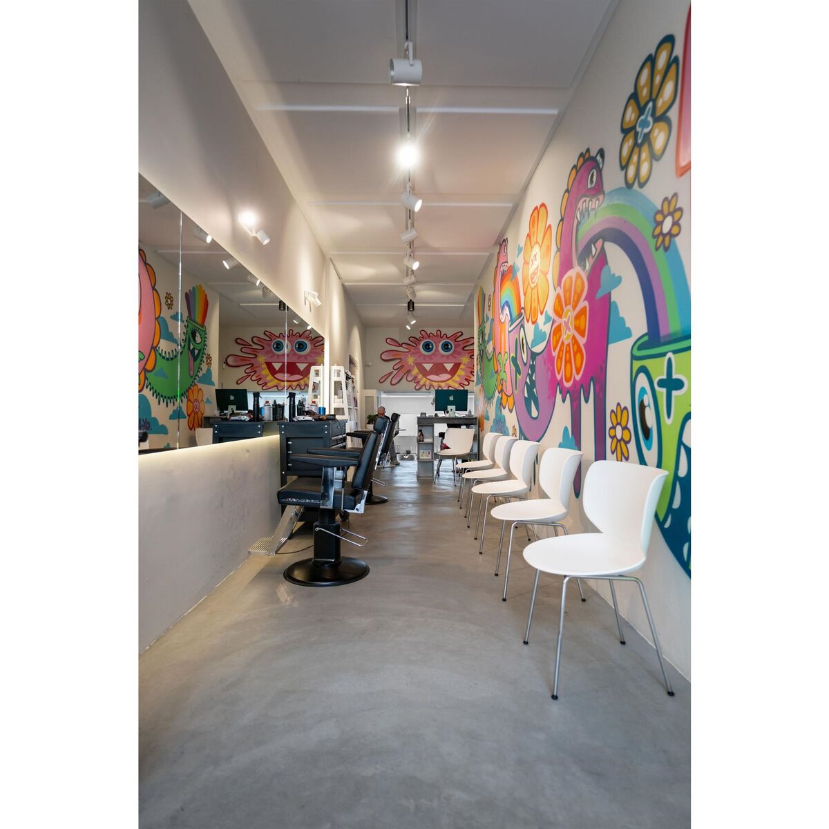 Moooi Hana Dining Chair Concrete/Chrome Stackable