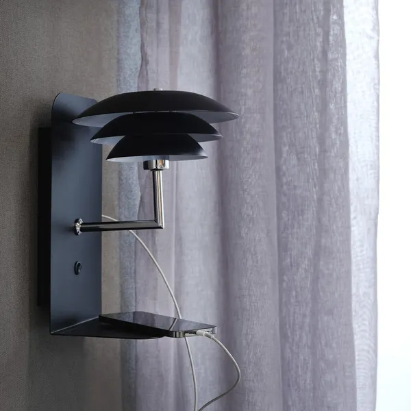DL20 USB Væglampe Sort