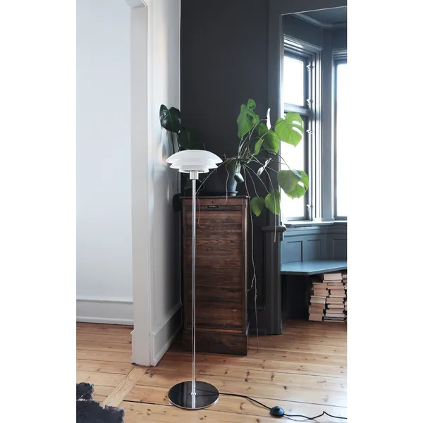 DL31 Stehlampe Opal