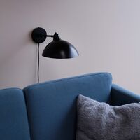 Futura Væglampe Mat Sort/Hvid
