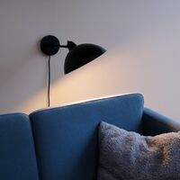 Futura Væglampe Mat Sort/Hvid