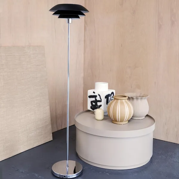 DL31 Gulvlampe Sort