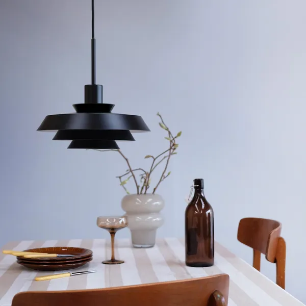 DL30 Taklampe Sort
