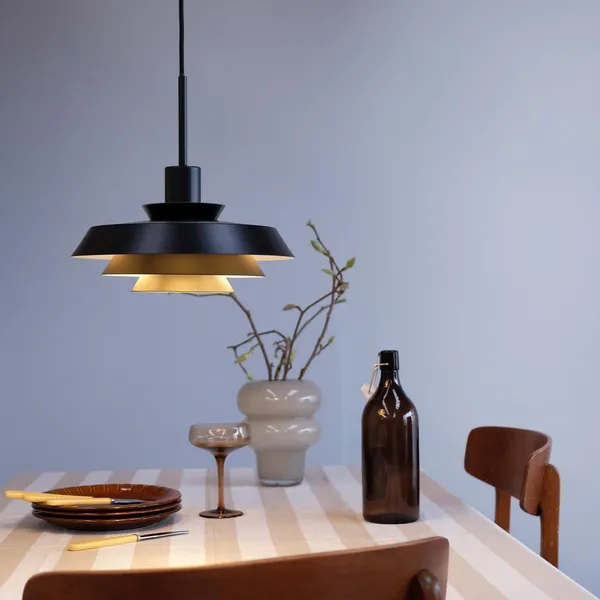 DL30 Taklampe Sort