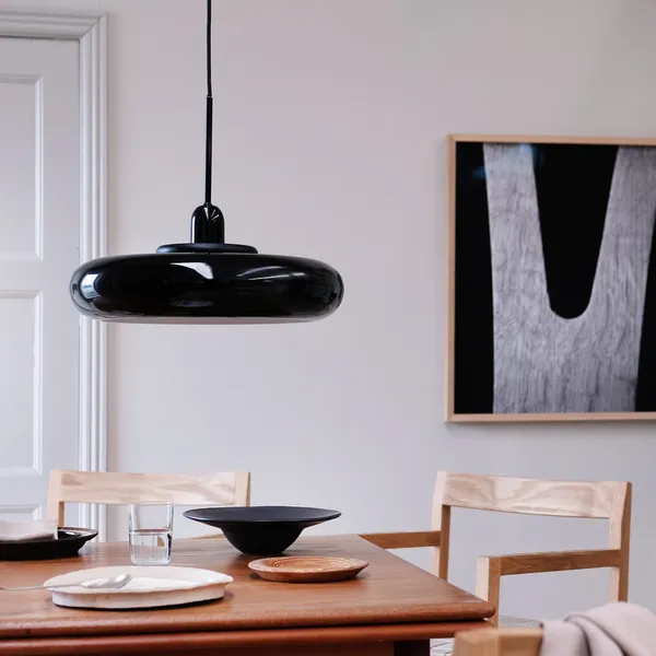 Planet Pendel Med Ring Sort