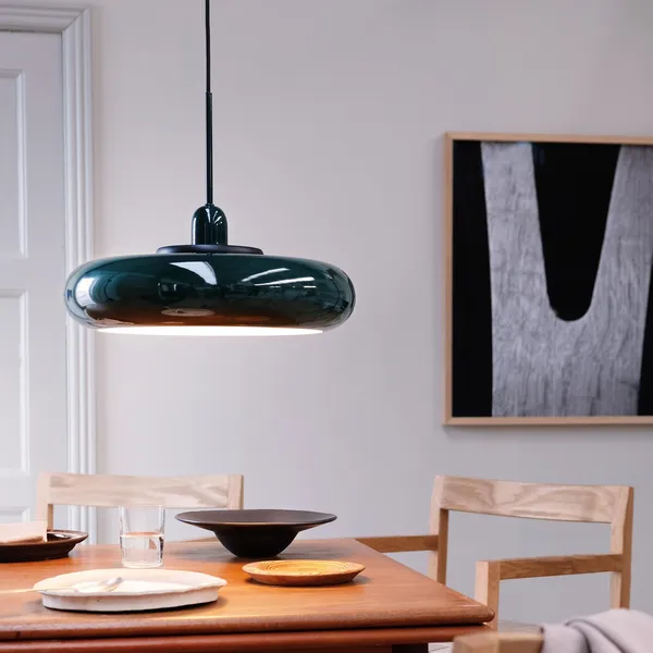 Pendelleuchte mit Ring, Holz/ Dunkelgrün