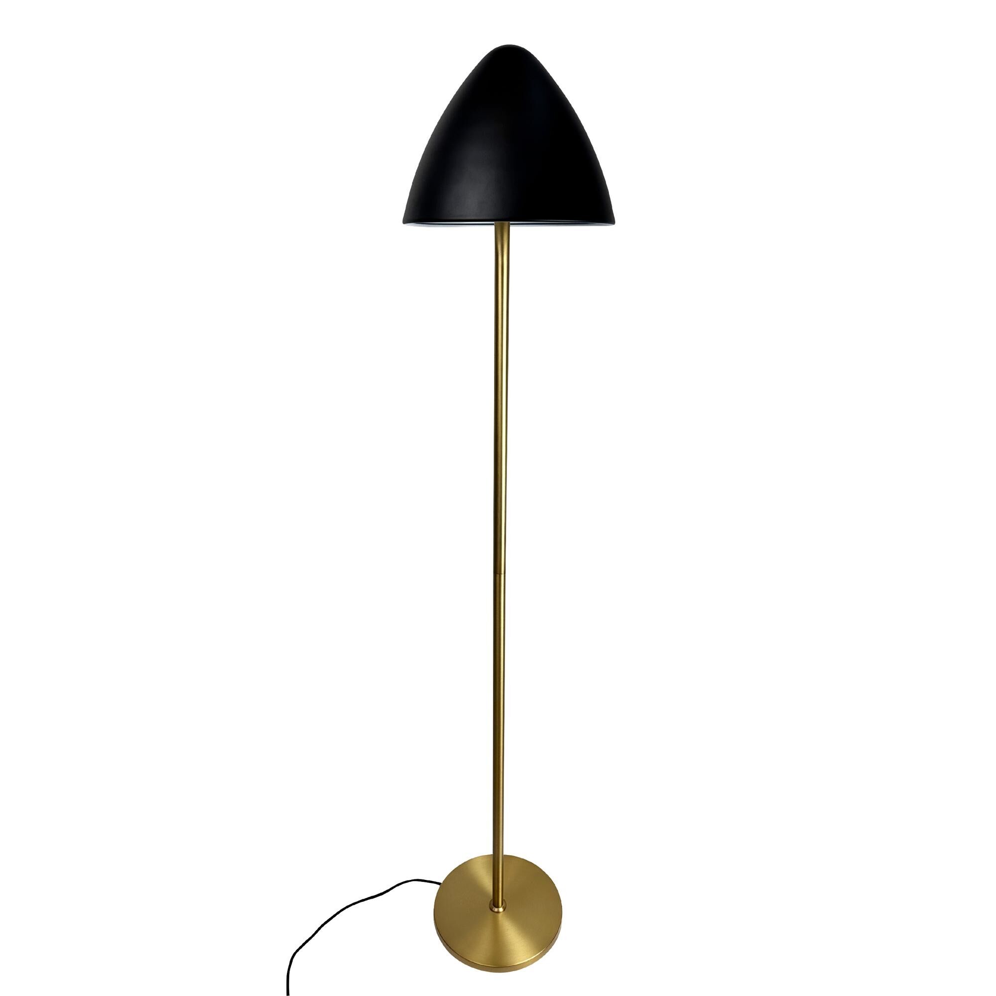Oulu Golvlampa Svart/ M&auml;ssing