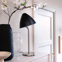 Oulu Bordlampe Sort/Børstet Stål