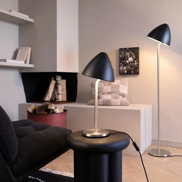 Oulu Bordlampe Sort/Børstet Stål