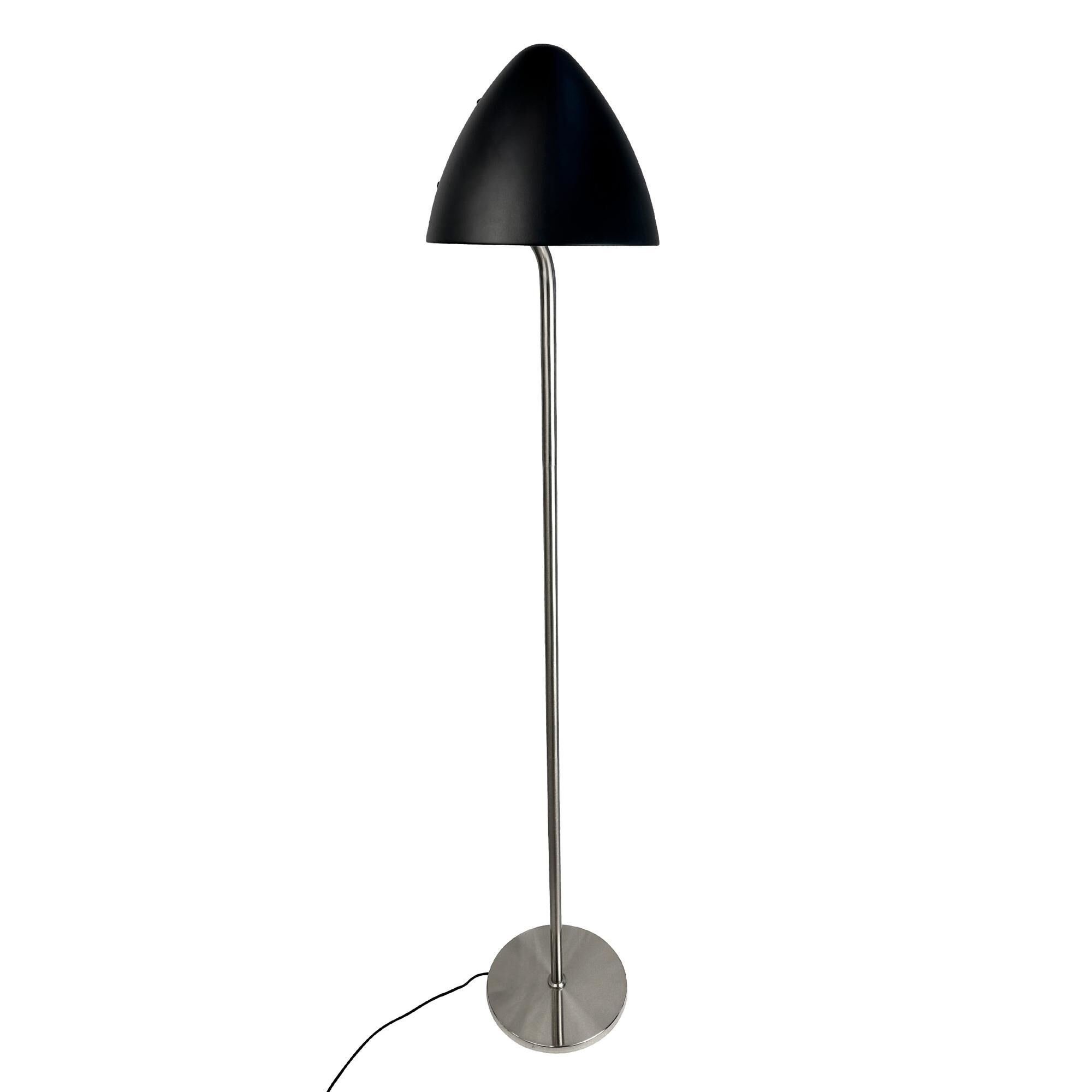 Oulu Golvlampa Svart/ Borstat St&aring;l