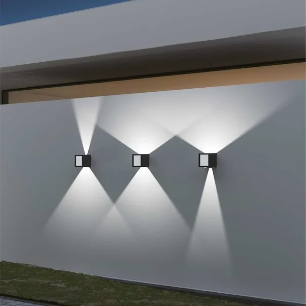 UNA Lampada da Parete LED Nera