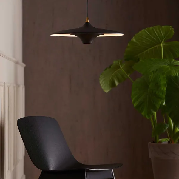Moja 42 Pendant Black